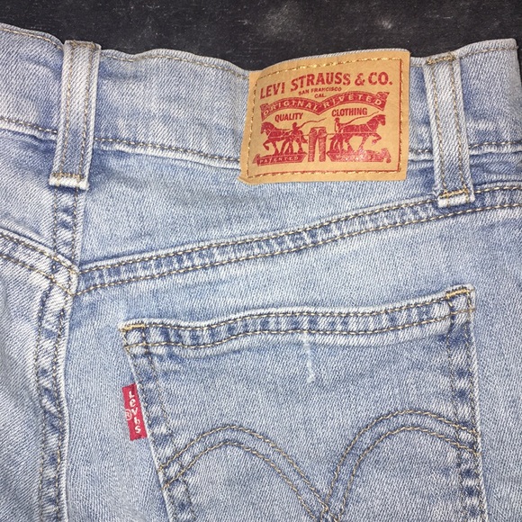 Levi’s (stretchy)24 - Picture 7 of 7